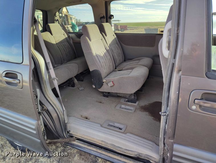 image for item DT0843 2000 Pontiac Montana van