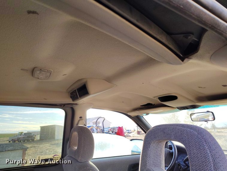 image for item DT0843 2000 Pontiac Montana van