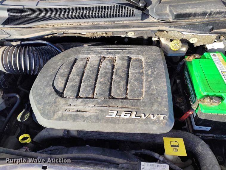 image for item DT0844 2013 Chrysler Town&Country van