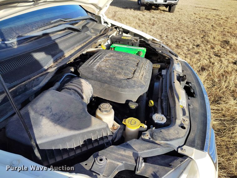 image for item DT0844 2013 Chrysler Town&Country van