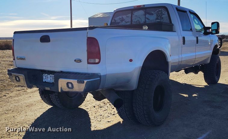 image for item DT0860 2006 Ford F350 Lariat Crew Cab pickup truck