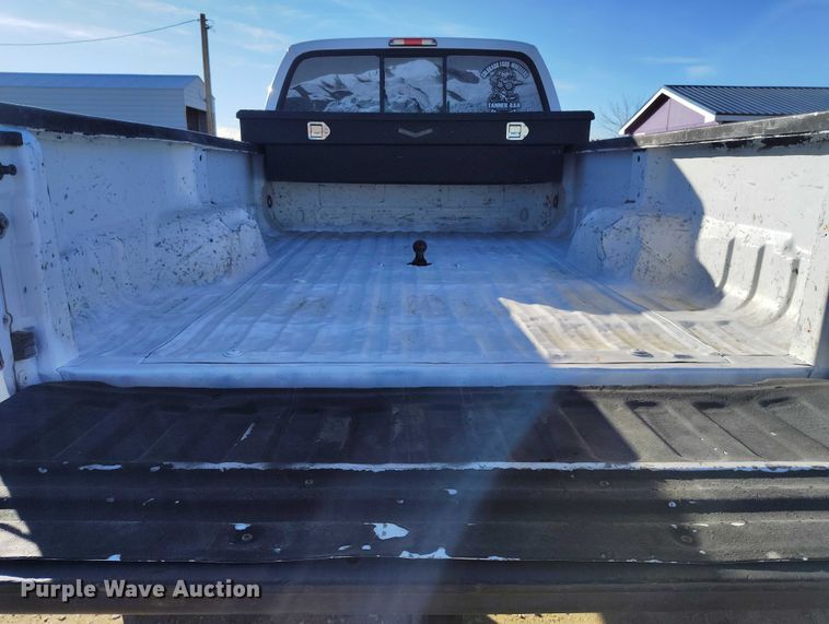 image for item DT0860 2006 Ford F350 Lariat Crew Cab pickup truck