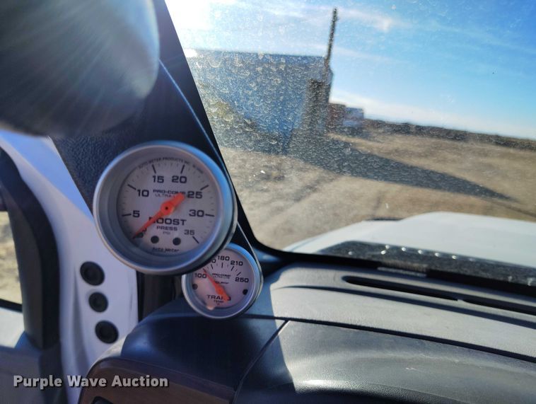 image for item DT0860 2006 Ford F350 Lariat Crew Cab pickup truck