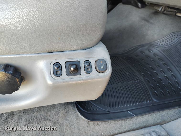 image for item DT0860 2006 Ford F350 Lariat Crew Cab pickup truck