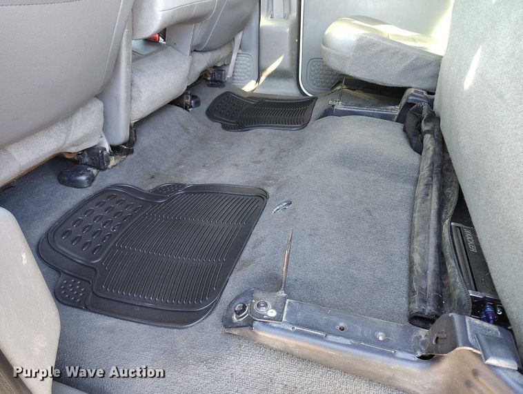 image for item DT0860 2006 Ford F350 Lariat Crew Cab pickup truck