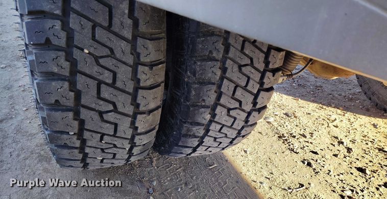 image for item DT0860 2006 Ford F350 Lariat Crew Cab pickup truck