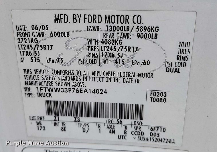 image for item DT0860 2006 Ford F350 Lariat Crew Cab pickup truck