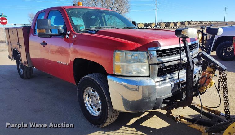 image for item DT0891 2008 Chevrolet Silverado 2500HD Ext. Cab utility bed pickup truck
