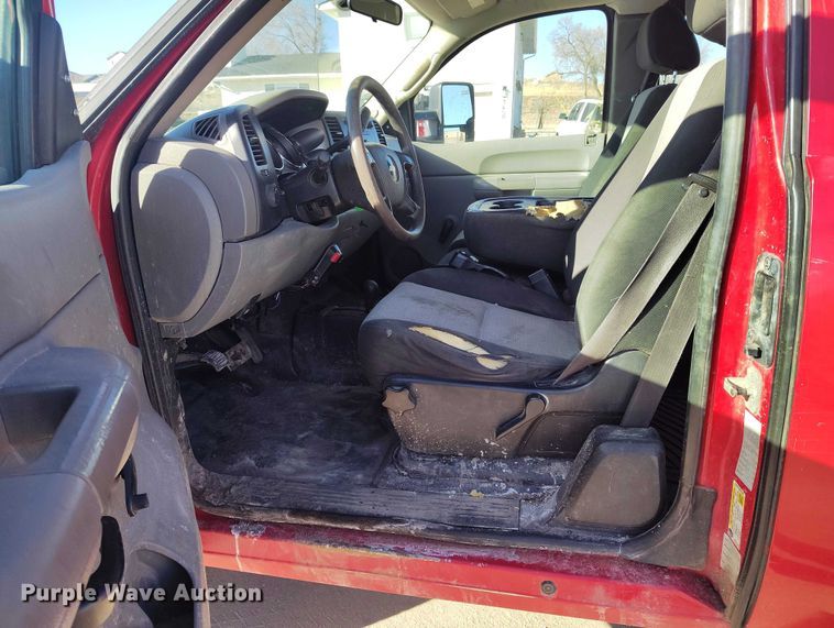 image for item DT0891 2008 Chevrolet Silverado 2500HD Ext. Cab utility bed pickup truck