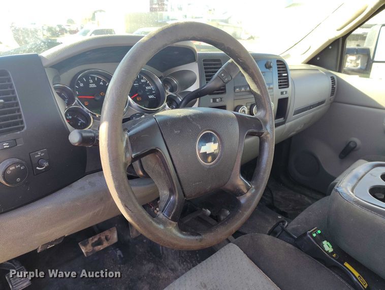 image for item DT0891 2008 Chevrolet Silverado 2500HD Ext. Cab utility bed pickup truck