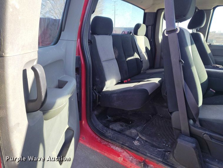 image for item DT0891 2008 Chevrolet Silverado 2500HD Ext. Cab utility bed pickup truck