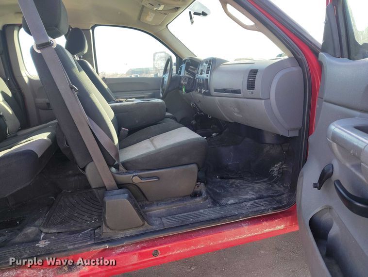 image for item DT0891 2008 Chevrolet Silverado 2500HD Ext. Cab utility bed pickup truck