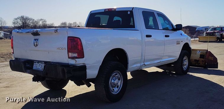 image for item DT0892 2014 RAM 2500 Crew Cab pickup truck