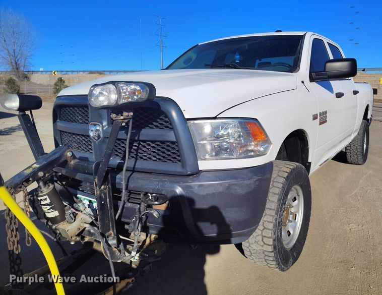 image for item DT0892 2014 RAM 2500 Crew Cab pickup truck
