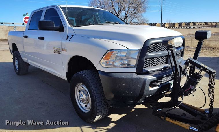 image for item DT0892 2014 RAM 2500 Crew Cab pickup truck