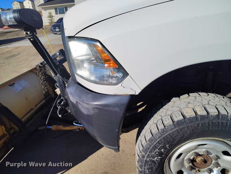 image for item DT0892 2014 RAM 2500 Crew Cab pickup truck