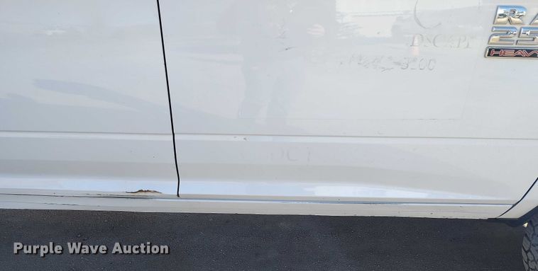 image for item DT0892 2014 RAM 2500 Crew Cab pickup truck