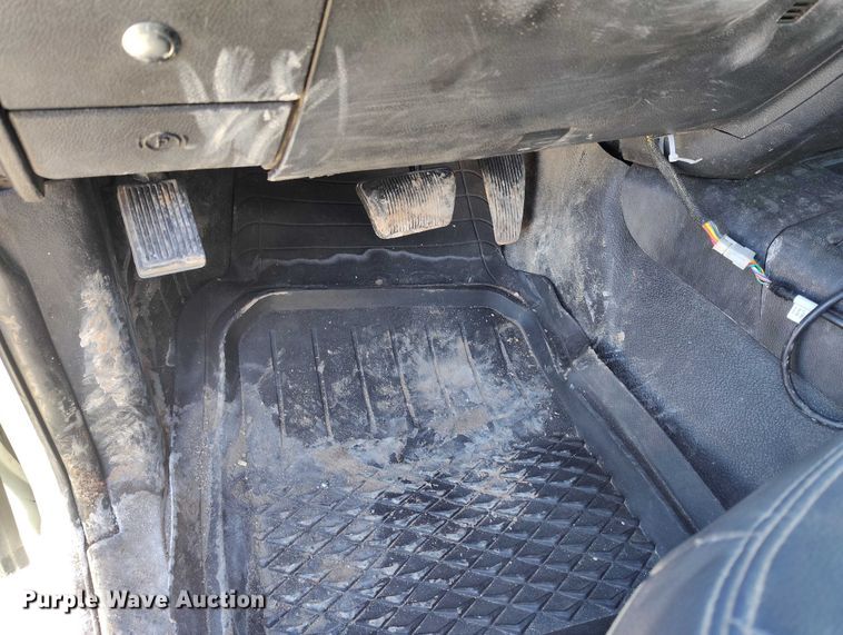 image for item DT0892 2014 RAM 2500 Crew Cab pickup truck