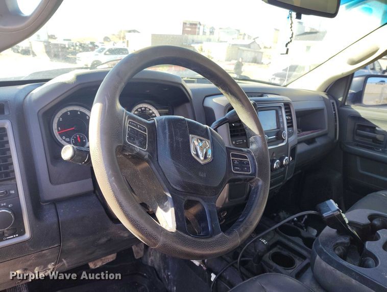 image for item DT0892 2014 RAM 2500 Crew Cab pickup truck