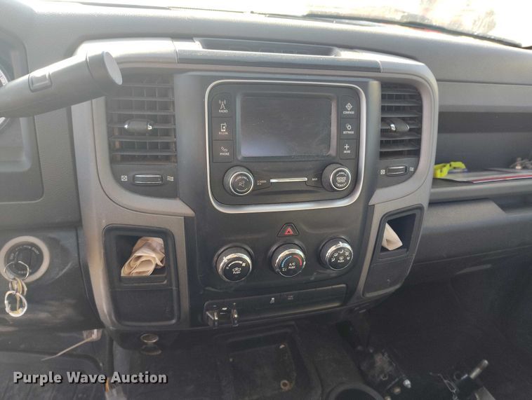 image for item DT0892 2014 RAM 2500 Crew Cab pickup truck