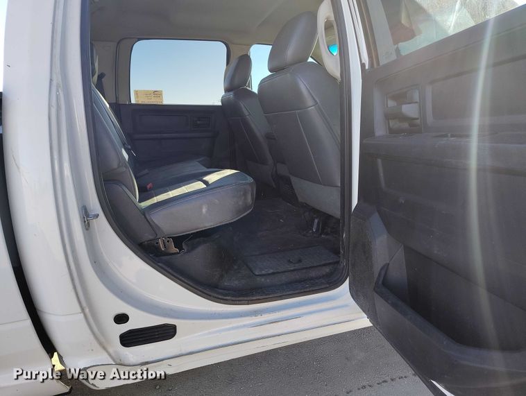 image for item DT0892 2014 RAM 2500 Crew Cab pickup truck