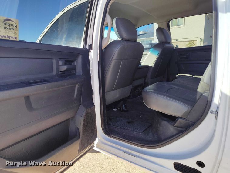 image for item DT0892 2014 RAM 2500 Crew Cab pickup truck