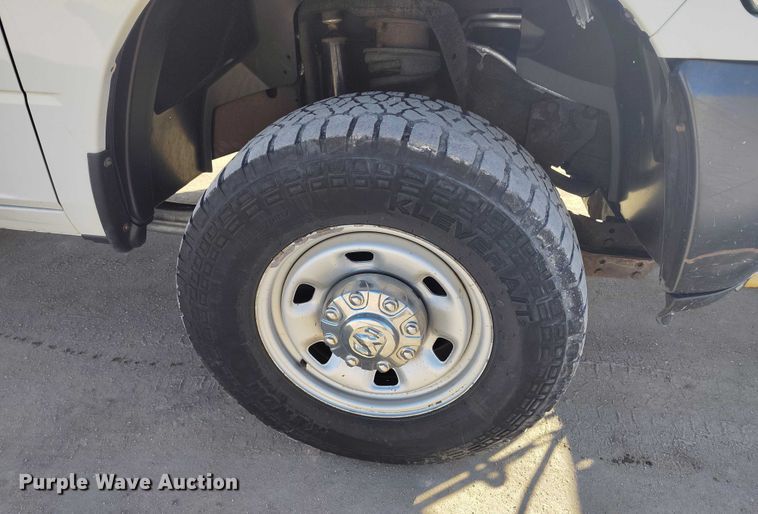 image for item DT0892 2014 RAM 2500 Crew Cab pickup truck