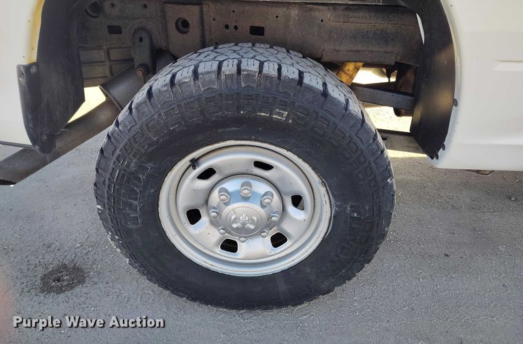 image for item DT0892 2014 RAM 2500 Crew Cab pickup truck