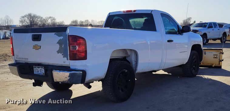 image for item DT0893 2008 Chevrolet Silverado 1500 pickup truck