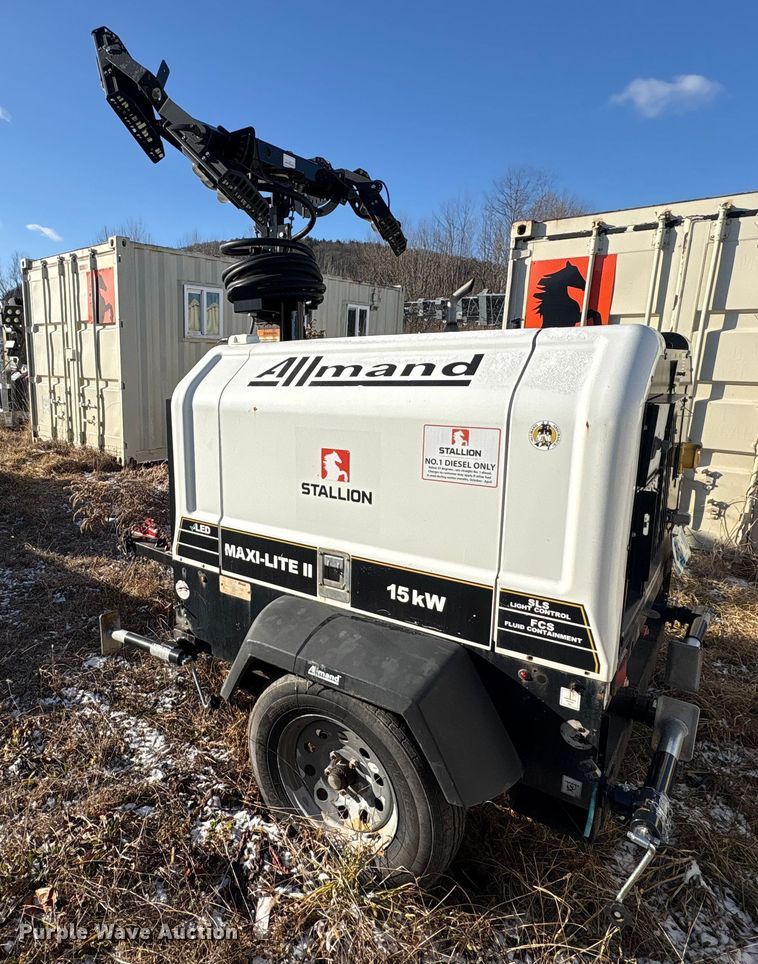 image for item DT2819  (2) Allmand Bros Maxi-Lite 2 V light plants