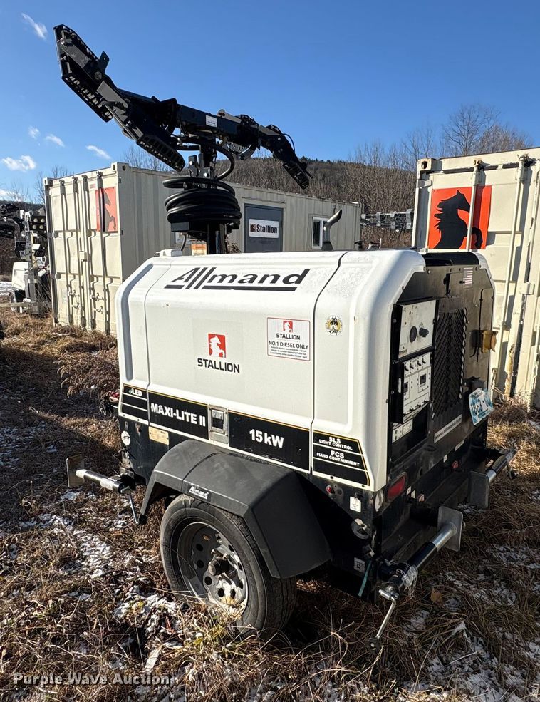 image for item DT2819  (2) Allmand Bros Maxi-Lite 2 V light plants