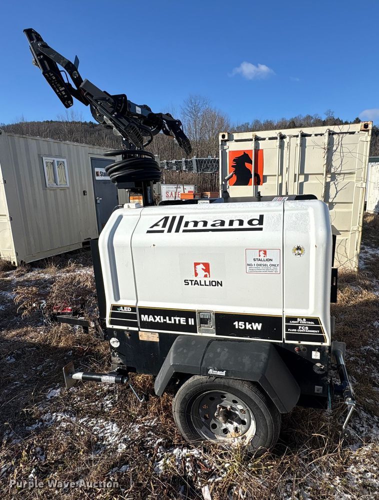 image for item DT2819  (2) Allmand Bros Maxi-Lite 2 V light plants