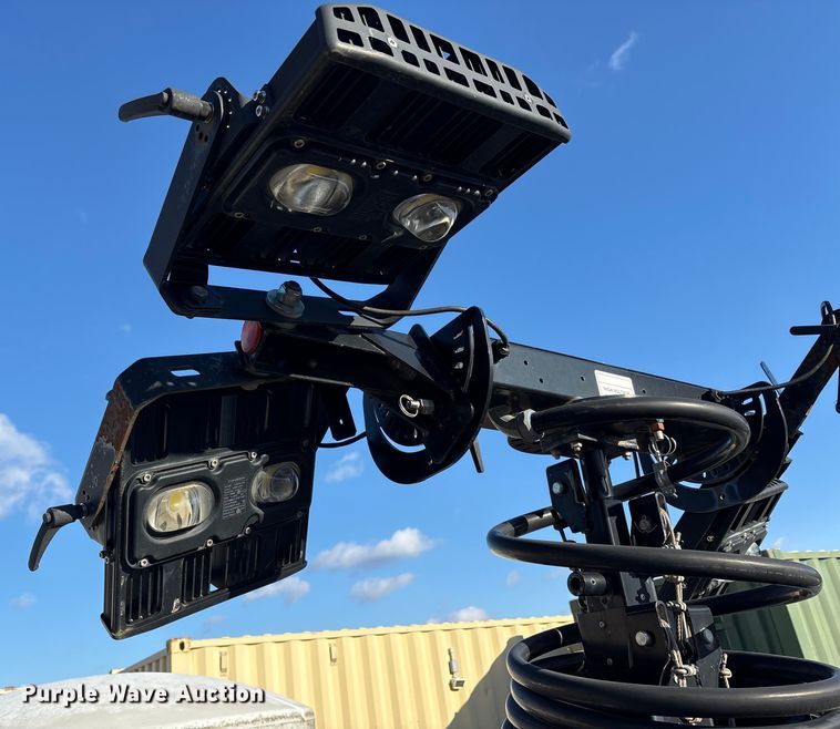 image for item DT2819  (2) Allmand Bros Maxi-Lite 2 V light plants