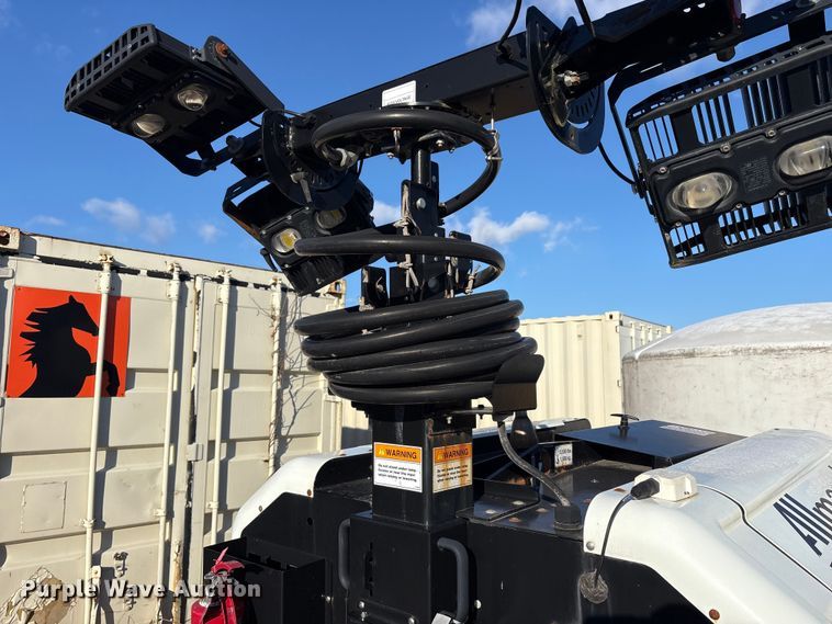 image for item DT2819  (2) Allmand Bros Maxi-Lite 2 V light plants