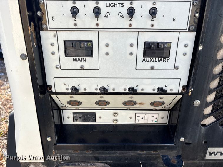 image for item DT2819  (2) Allmand Bros Maxi-Lite 2 V light plants