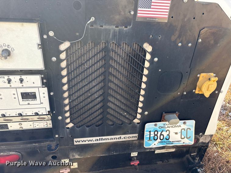 image for item DT2819  (2) Allmand Bros Maxi-Lite 2 V light plants