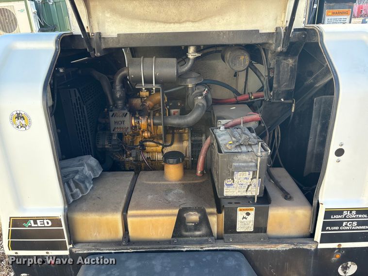 image for item DT2819  (2) Allmand Bros Maxi-Lite 2 V light plants