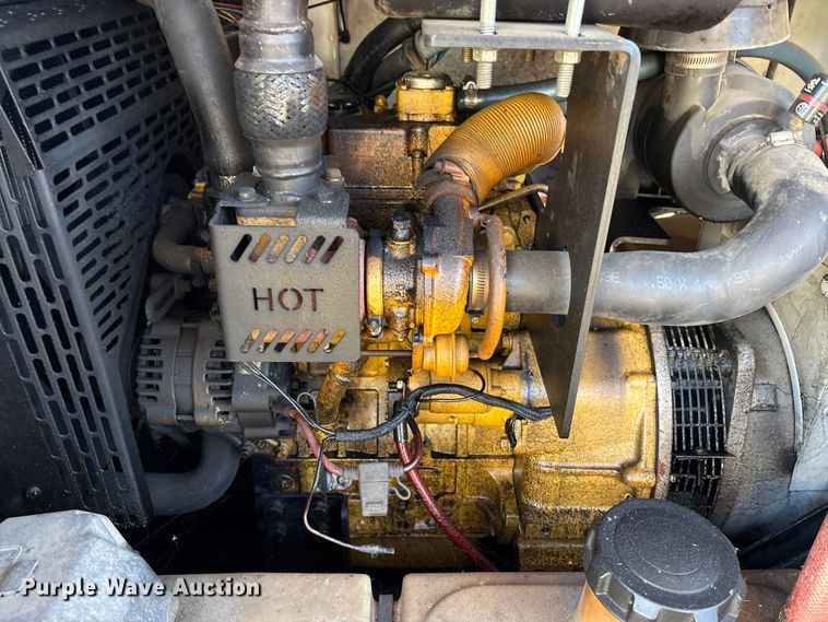 image for item DT2819  (2) Allmand Bros Maxi-Lite 2 V light plants