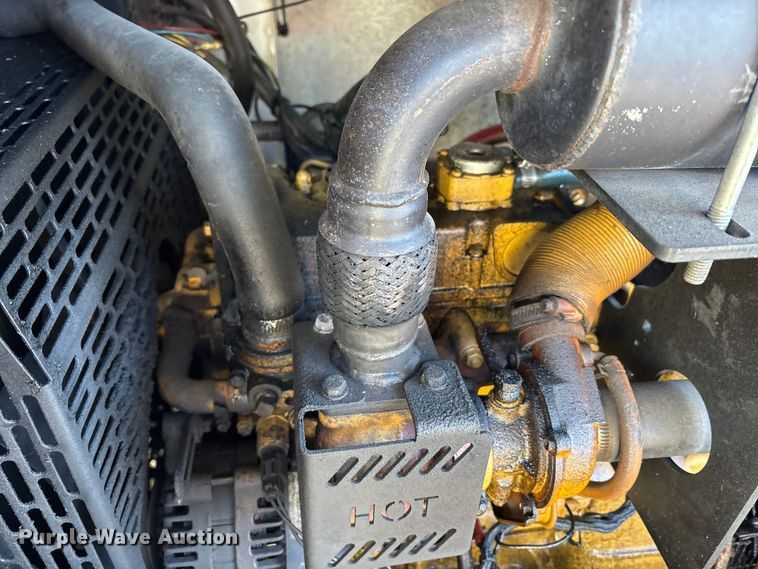 image for item DT2819  (2) Allmand Bros Maxi-Lite 2 V light plants