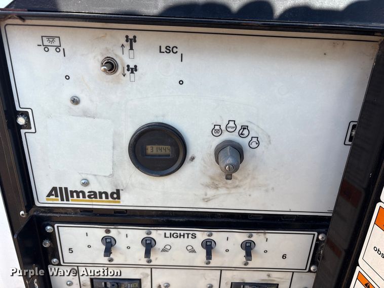 image for item DT2819  (2) Allmand Bros Maxi-Lite 2 V light plants