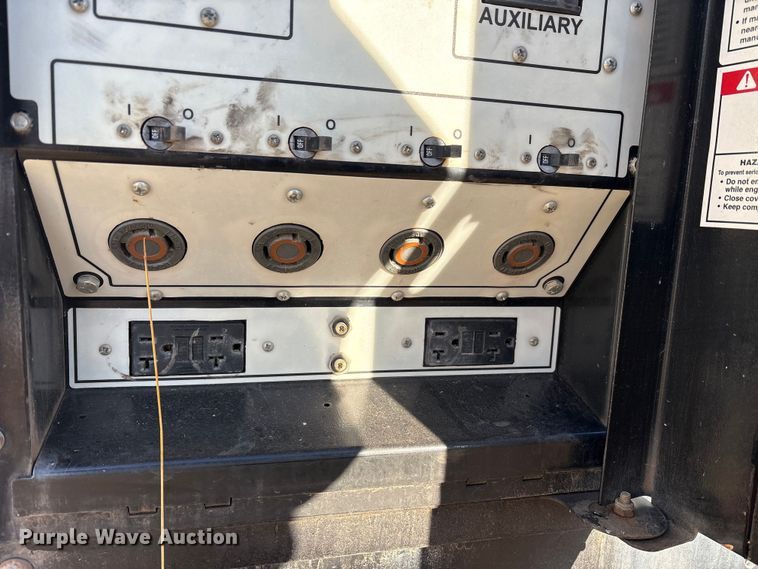 image for item DT2819  (2) Allmand Bros Maxi-Lite 2 V light plants