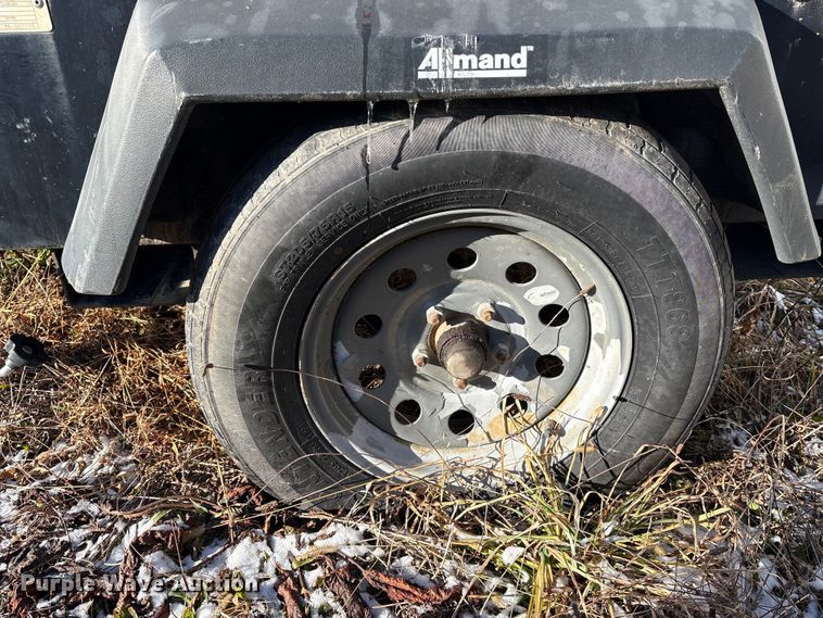 image for item DT2819  (2) Allmand Bros Maxi-Lite 2 V light plants