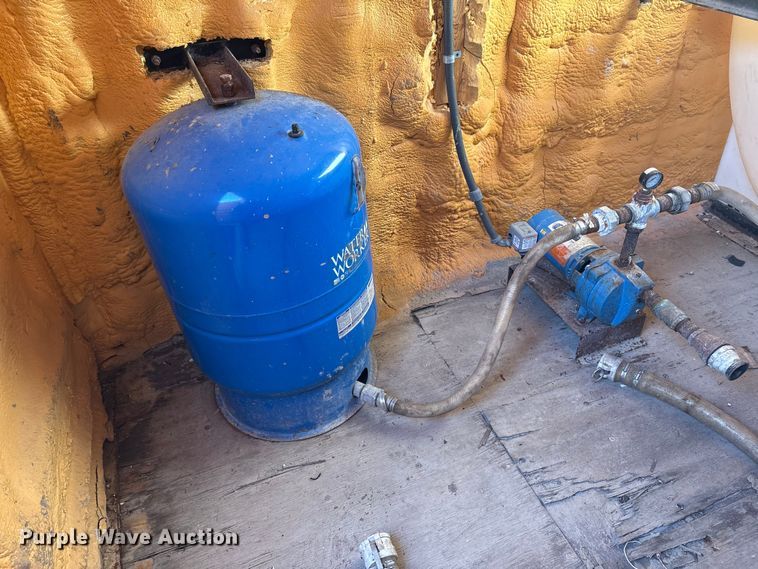 image for item DT2825 2008 water tank container