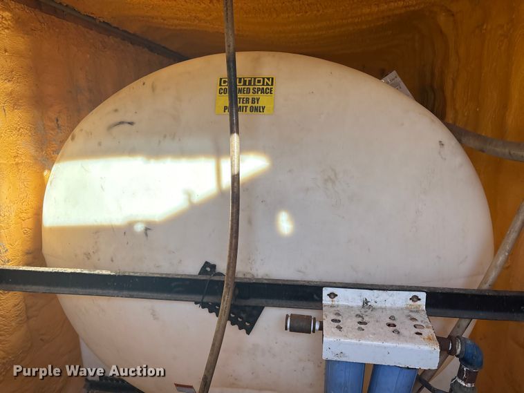 image for item DT2825 2008 water tank container