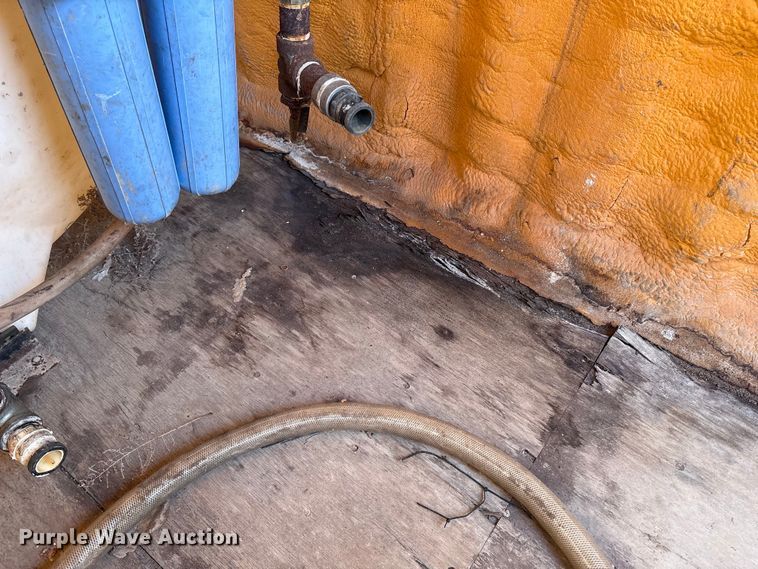 image for item DT2825 2008 water tank container