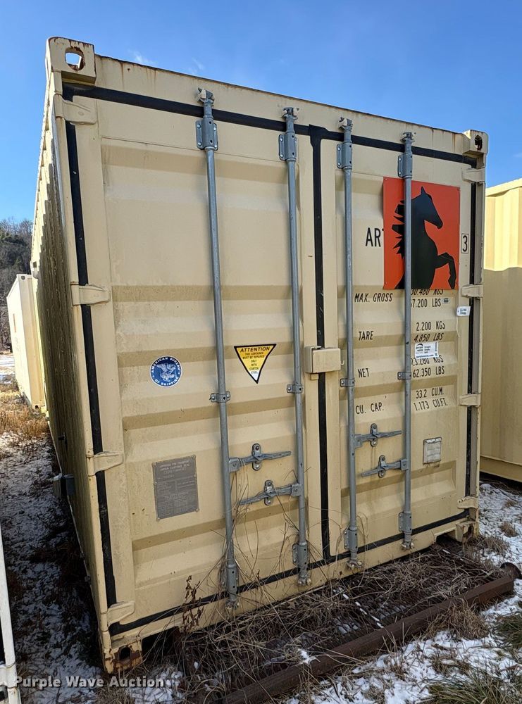 image for item DT2833 2010 mobile laundry container