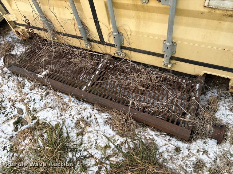 image for item DT2833 2010 mobile laundry container