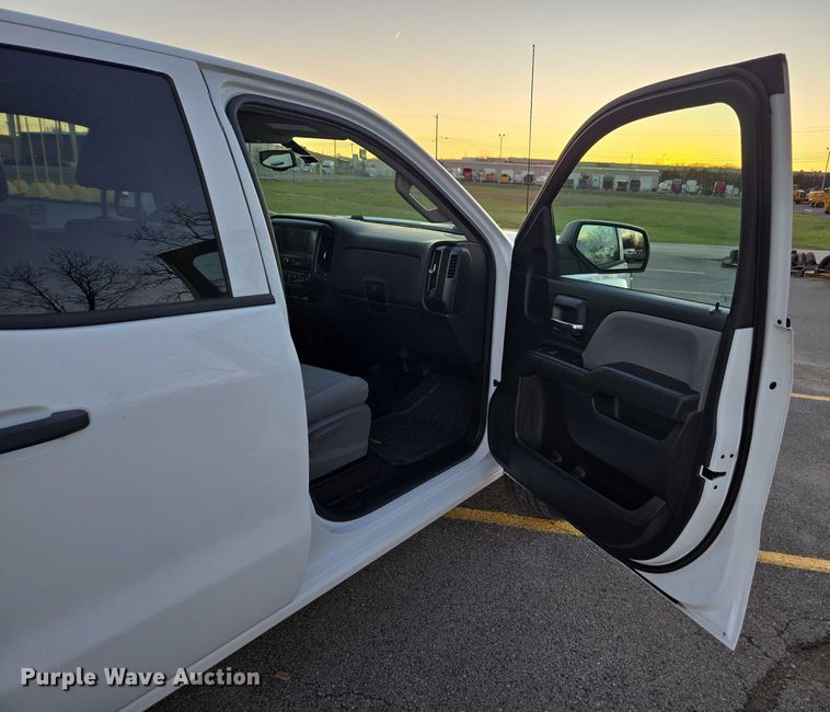 image for item DU2671 2018 Chevrolet Silverado 1500 Ext. Cab pickup truck