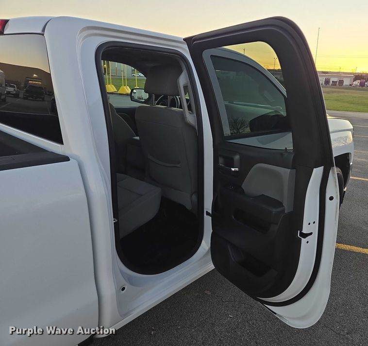 image for item DU2671 2018 Chevrolet Silverado 1500 Ext. Cab pickup truck