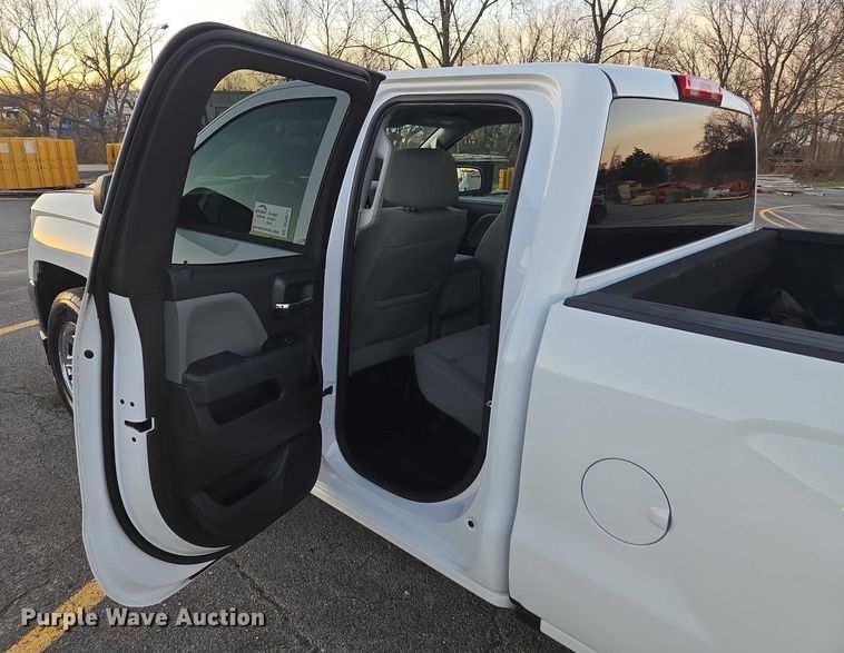 image for item DU2671 2018 Chevrolet Silverado 1500 Ext. Cab pickup truck